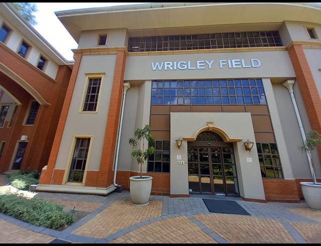 111M² OFFICE TO LET IN BRYANSTON